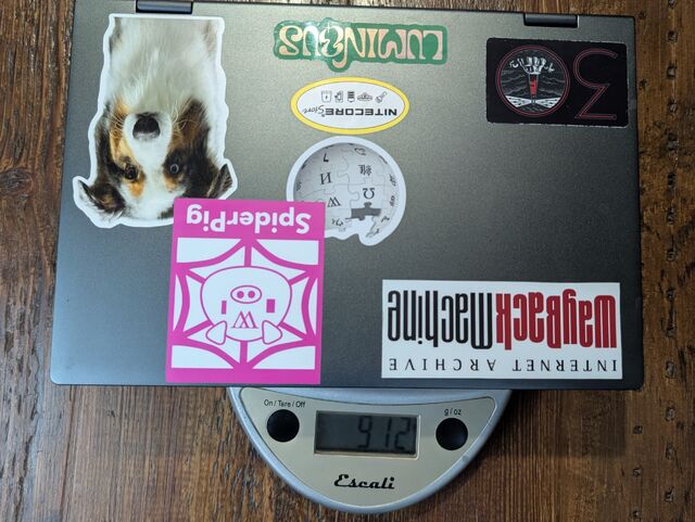 Chuwi Minibook X weights 912g